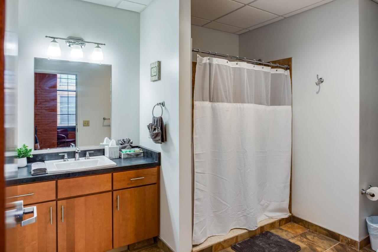 Ferienwohnung Ny Style Centric Loft With King Bed By Park Ave Rochester Exterior foto