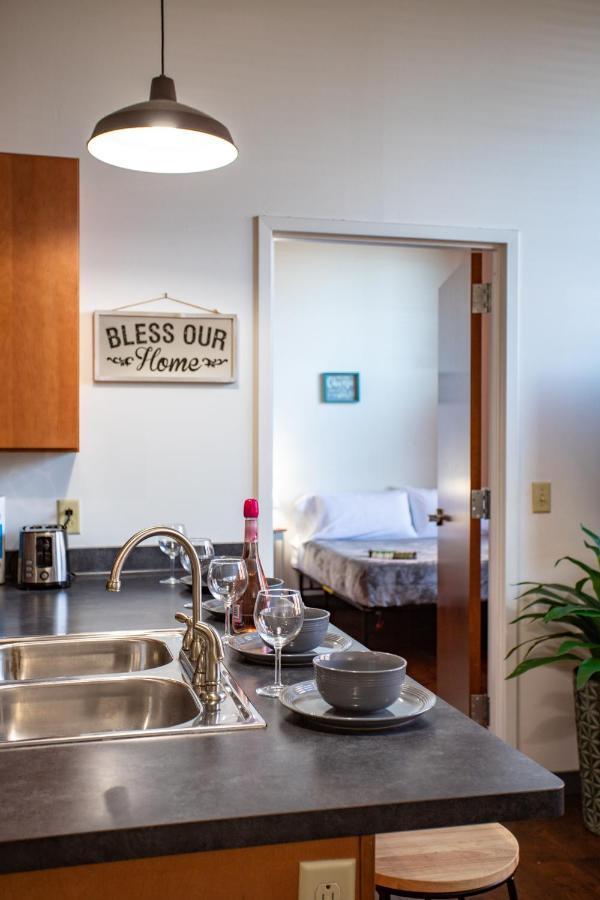Ferienwohnung Ny Style Centric Loft With King Bed By Park Ave Rochester Exterior foto